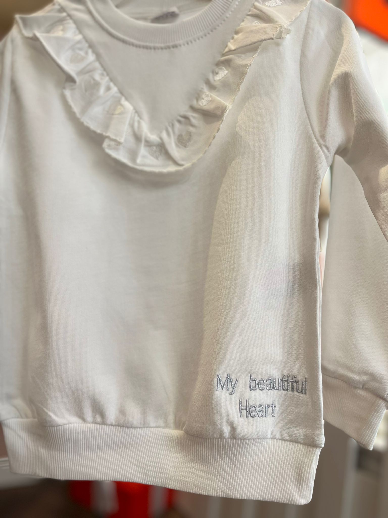 Volanlı Kalp Detaylı Sweatshirt Beyaz